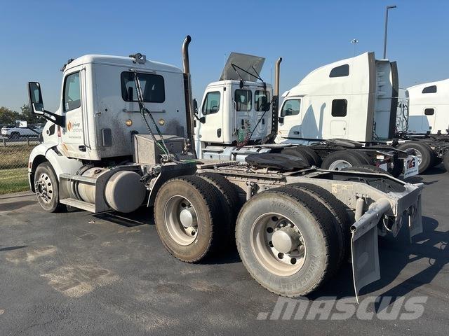 Peterbilt 579 Truck Tractor Units