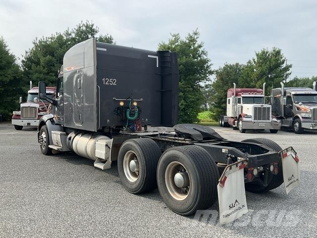 Peterbilt 579 Truck Tractor Units