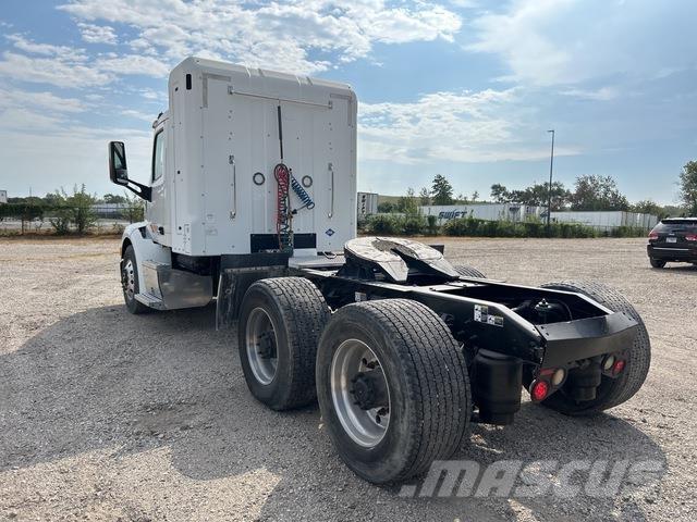 Peterbilt 579 Truck Tractor Units