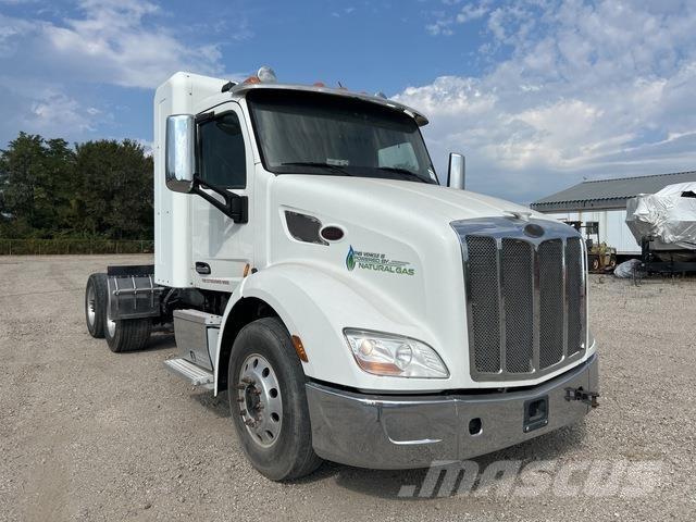 Peterbilt 579 Truck Tractor Units