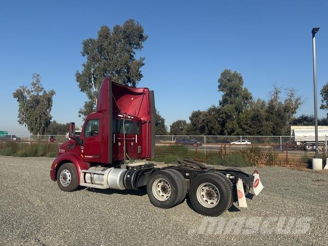 Peterbilt 579 Truck Tractor Units