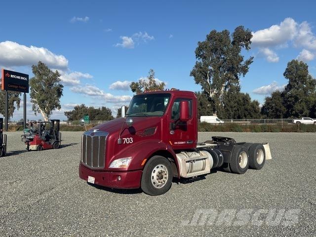 Peterbilt 579 Truck Tractor Units
