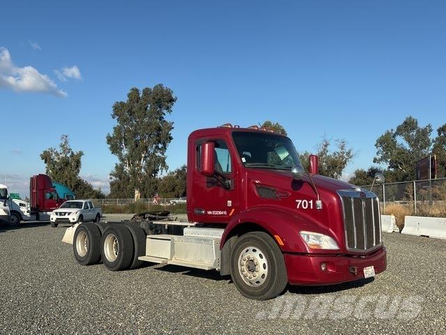 Peterbilt 579 Truck Tractor Units