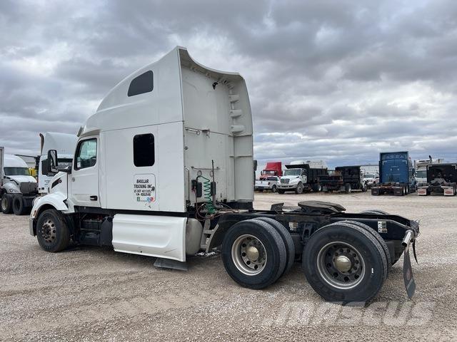 Peterbilt 579 Truck Tractor Units
