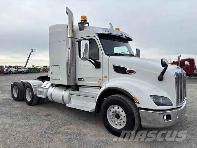 Peterbilt 579 Truck Tractor Units