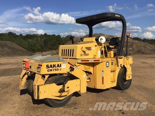 Sakai GW750-2 Pneumatic tired rollers
