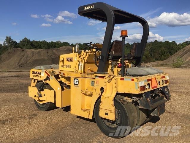 Sakai GW750-2 Pneumatic tired rollers