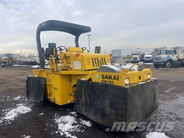 Sakai GW7512 Pneumatic tired rollers