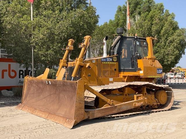 SEM 822D Crawler dozers