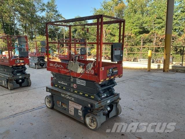 SkyJack 3219 Scissor lifts