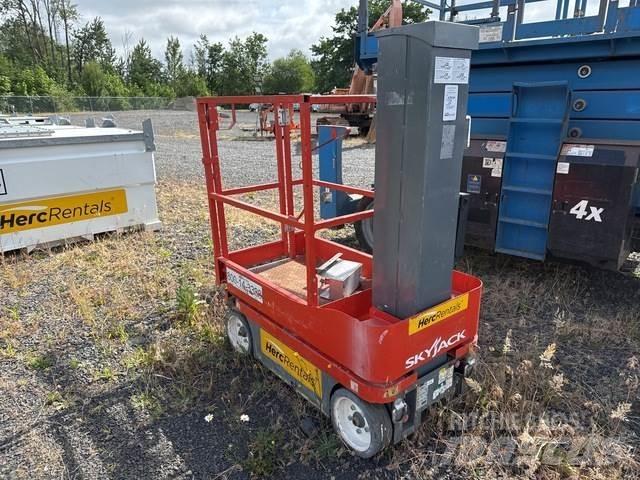 SkyJack SJ12 Vertical mast lifts