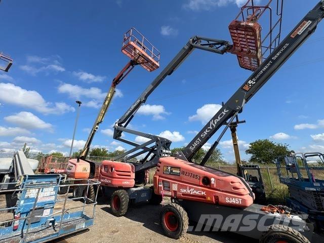 SkyJack SJ63AJ Articulated boom lifts