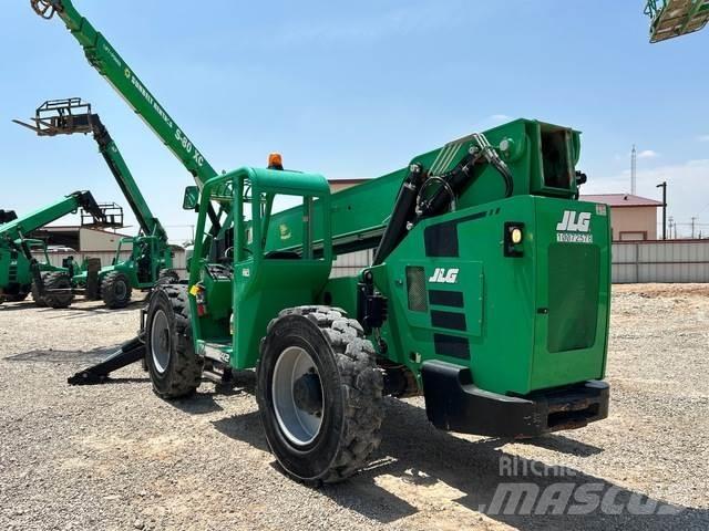 SkyTrak 10042 Telescopic handlers