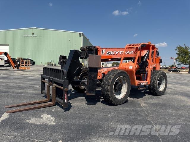 SkyTrak 10054 Telescopic handlers