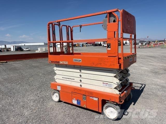 Snorkel S4732E Scissor lifts