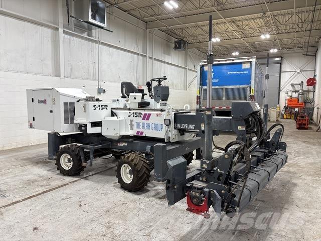 Somero S-15R Concrete distribution booms