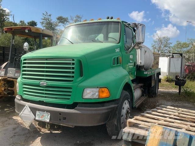 Sterling A9513 Sewage disposal Trucks