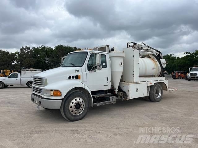 Sterling M7500 Sewage disposal Trucks