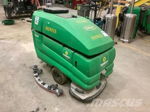 Tennant 5680 Scrubber dryers