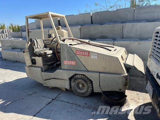 Tennant 800 Indoor sweepers