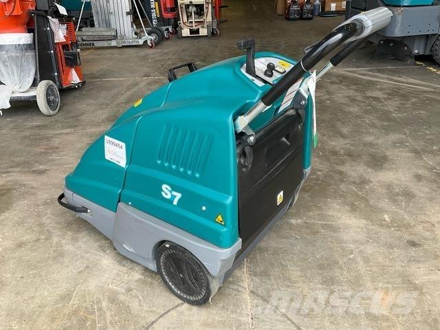 Tennant S7 Indoor sweepers