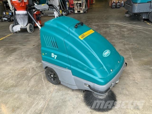 Tennant S7 Indoor sweepers