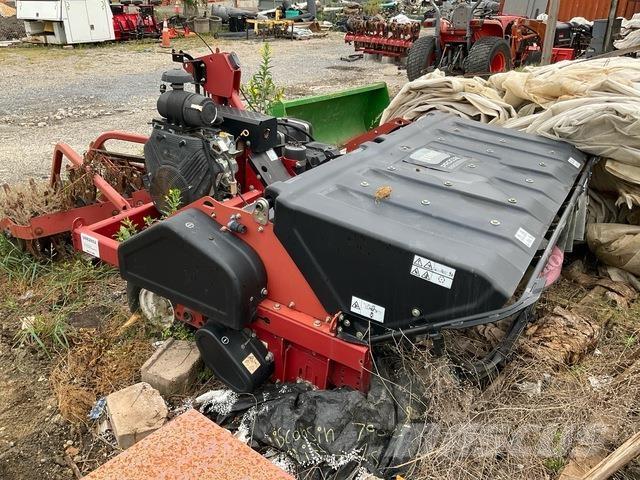 Toro  Aerators and dethatchers