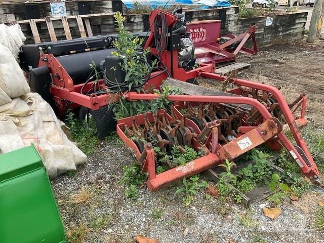 Toro  Aerators and dethatchers
