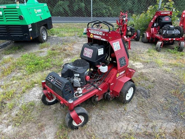 Toro 23518 Aerators and dethatchers