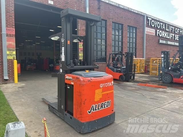Toyota 8BPUE15 Medium lift order picker