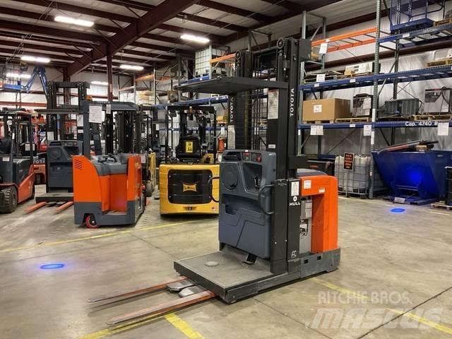 Toyota 8BPUE15 Medium lift order picker