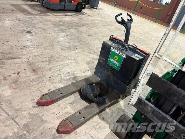 Toyota 8HBW23 Hand pallet truck
