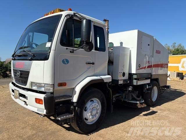 UD 3300 Sweeper trucks