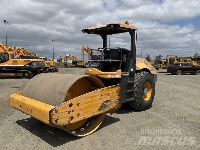 Volvo SD115 Single drum rollers