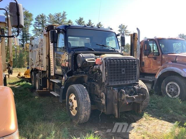 Volvo VHD Snow blades and plows