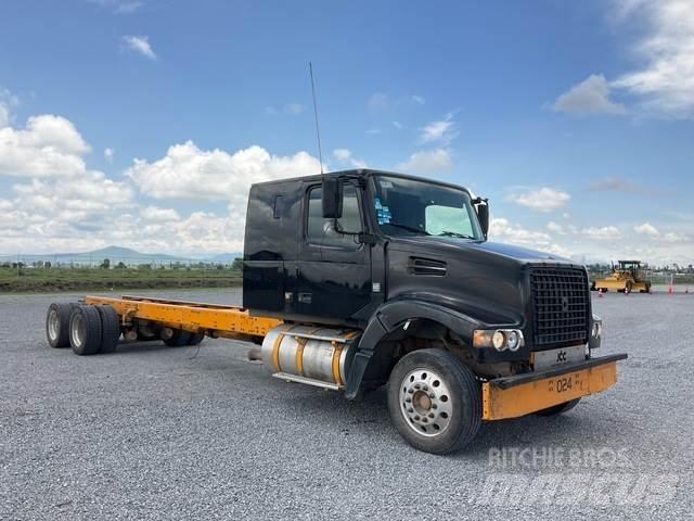 Volvo VHD64F Cabins and interior