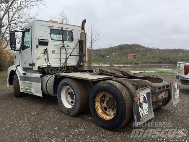 Volvo VNL Truck Tractor Units