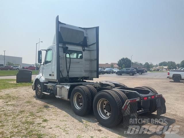Volvo VNL 300 Truck Tractor Units