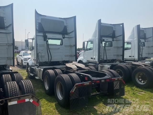 Volvo VNL 300 Truck Tractor Units