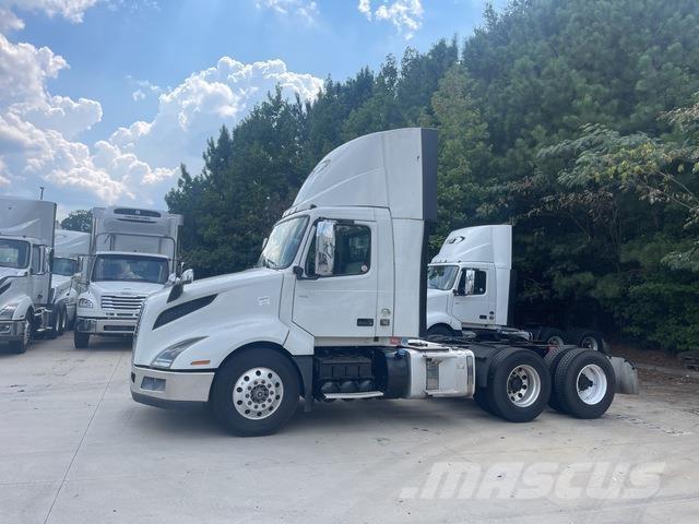 Volvo VNL300 Truck Tractor Units