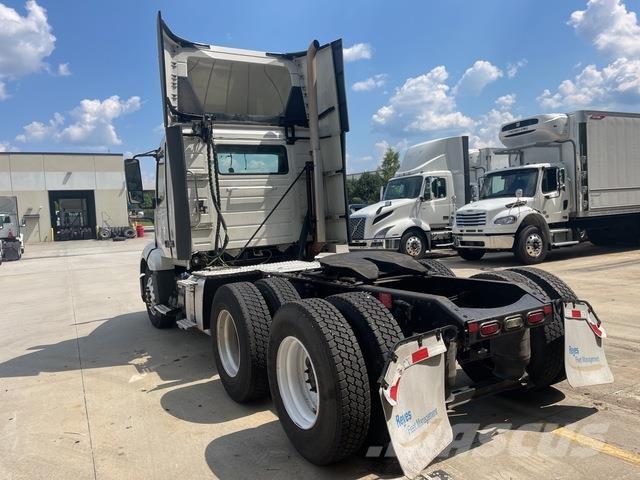 Volvo VNL300 Truck Tractor Units