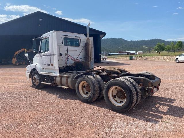 Volvo VNL64T Truck Tractor Units