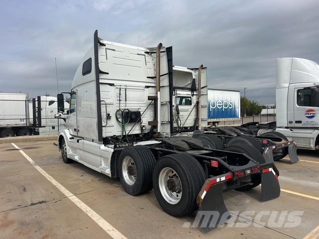 Volvo VNL64T Truck Tractor Units