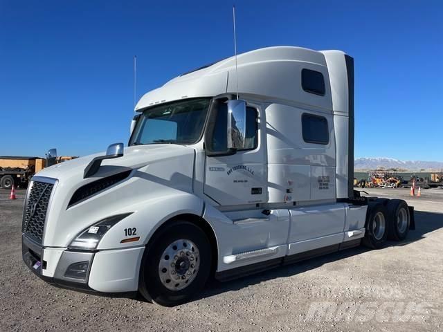 Volvo VNL860 Truck Tractor Units