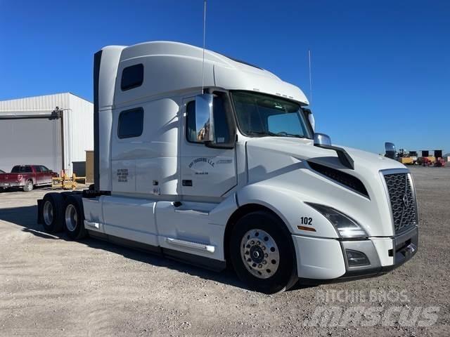 Volvo VNL860 Truck Tractor Units