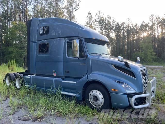 Volvo VNL860 Truck Tractor Units