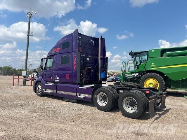Volvo VNL860 Truck Tractor Units