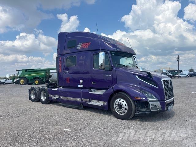Volvo VNL860 Truck Tractor Units