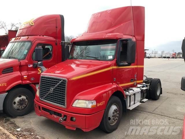 Volvo VNM42T Truck Tractor Units