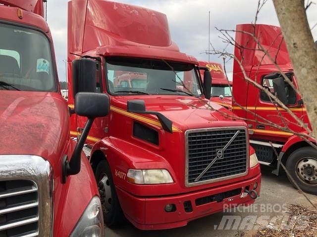 Volvo VNM42T Truck Tractor Units